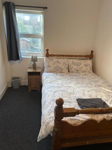 Luton Home Near Airport Private & Shared Bathroom Option מראה חיצוני תמונה