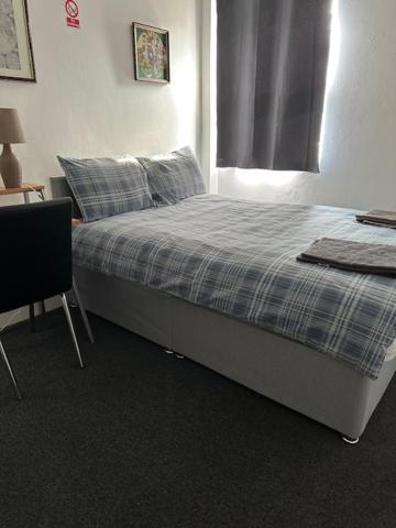 Luton Home Near Airport Private & Shared Bathroom Option מראה חיצוני תמונה